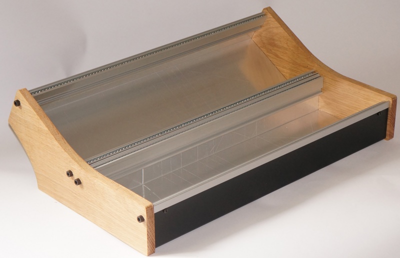 Fichier:Eowave 6U case b.jpg